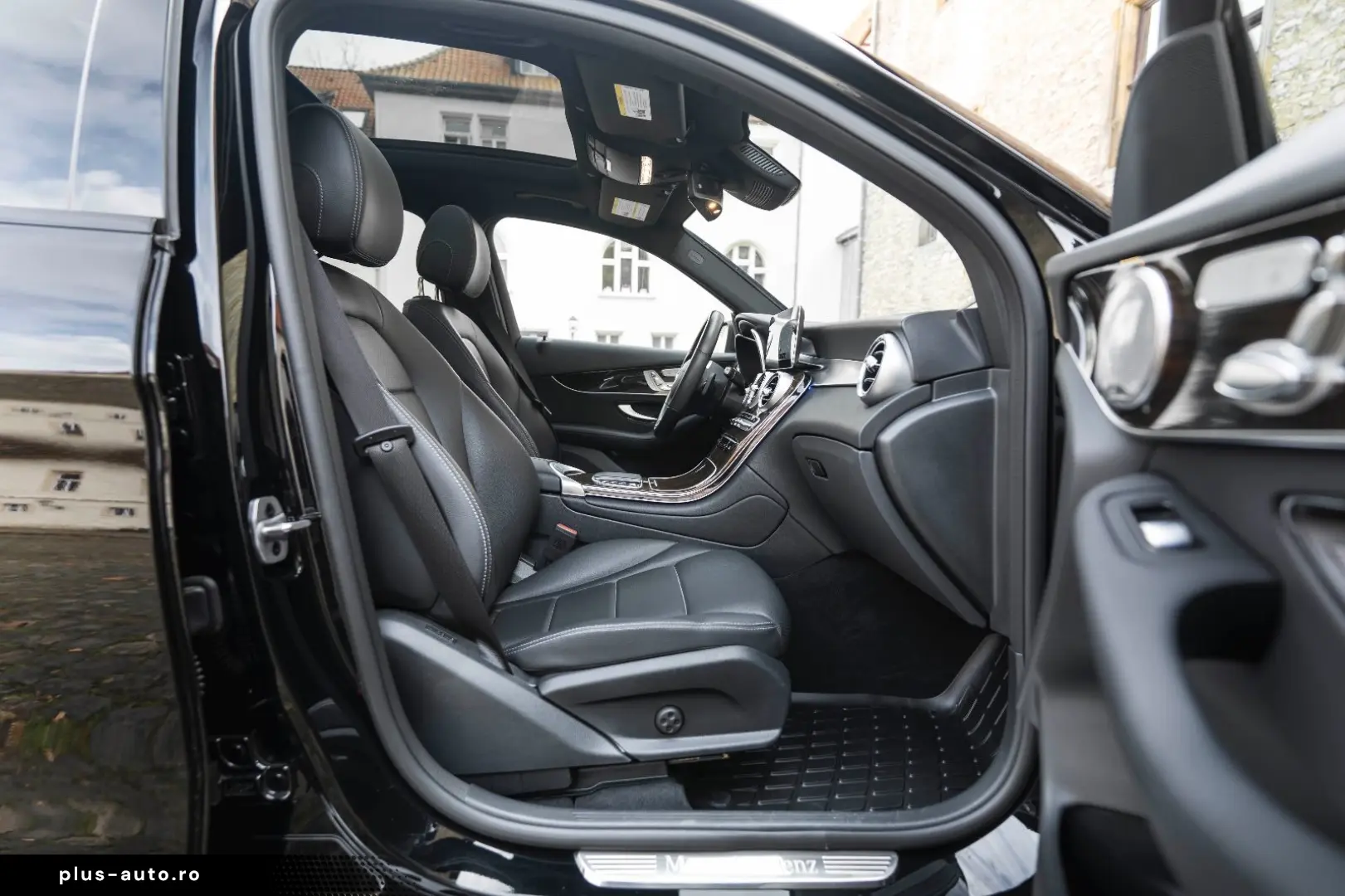 MERCEDES-BENZ GLC 300 4Matic 360  LED TOTW PANO