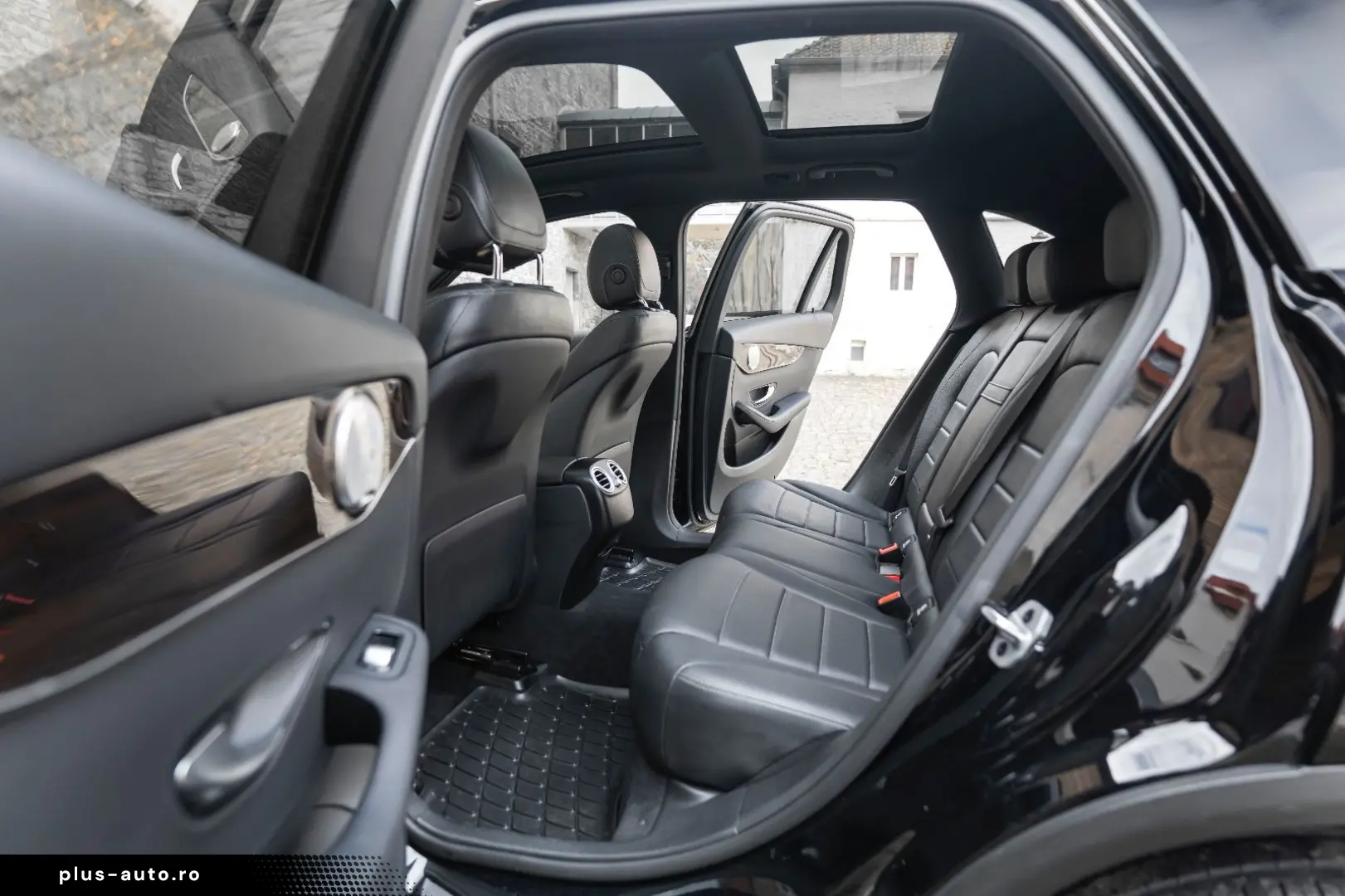 MERCEDES-BENZ GLC 300 4Matic 360  LED TOTW PANO