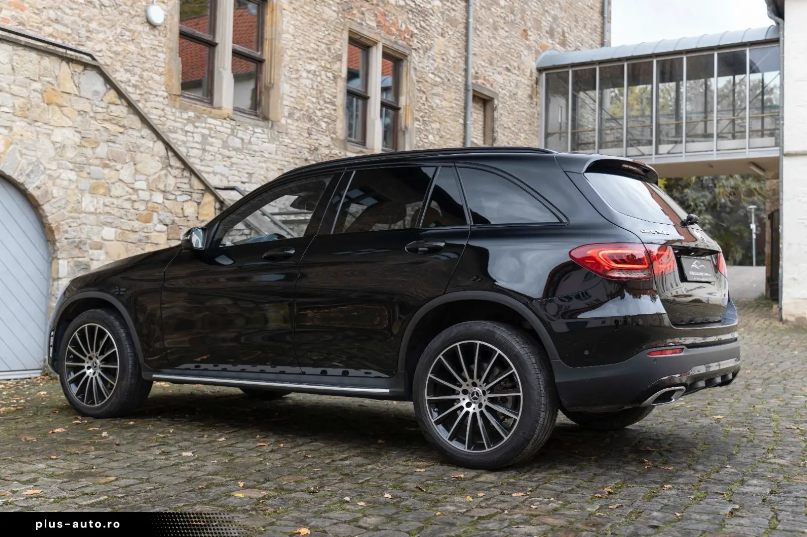 MERCEDES-BENZ GLC 300 4Matic 360  LED TOTW PANO