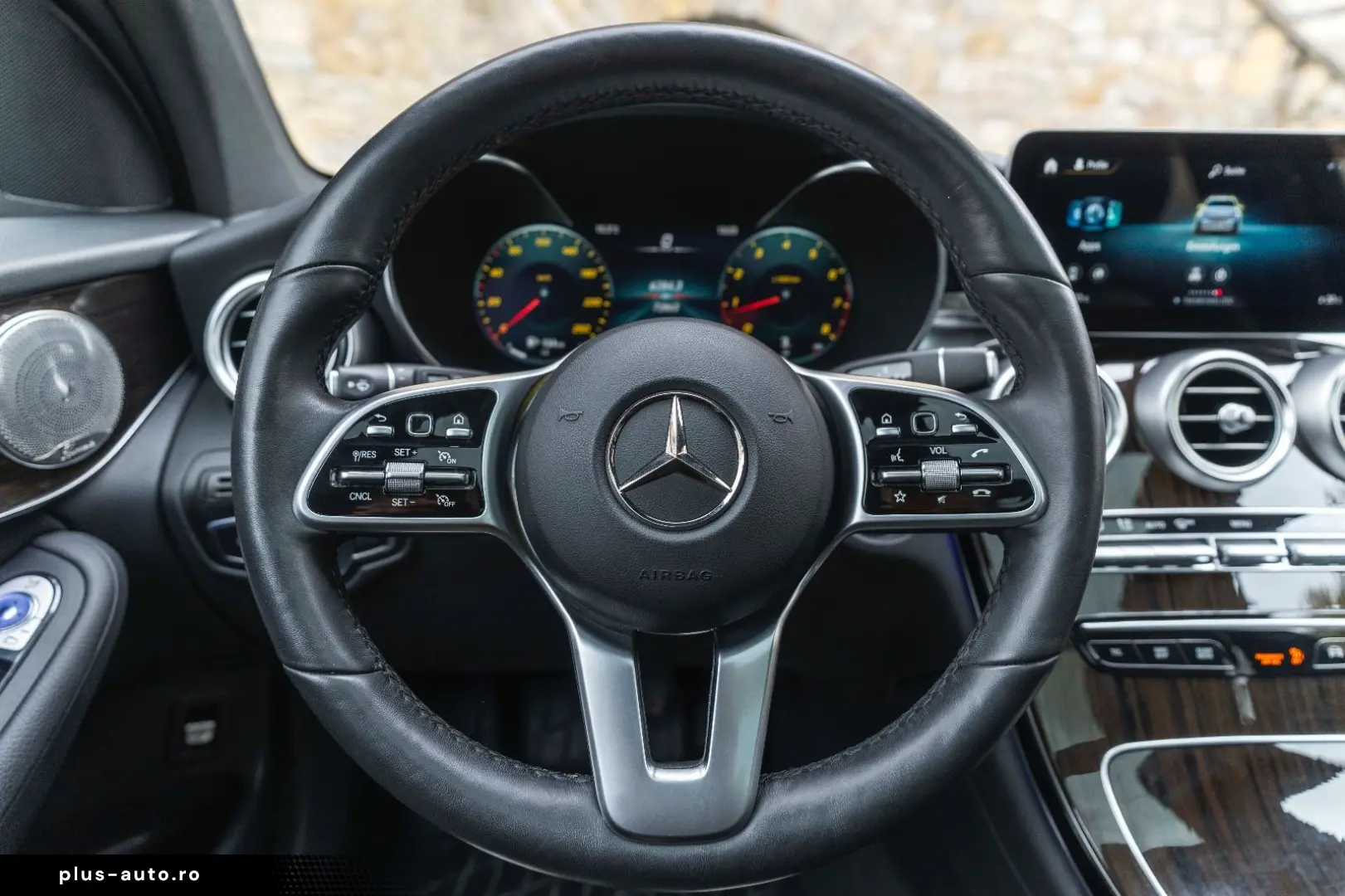 MERCEDES-BENZ GLC 300 4Matic 360  LED TOTW PANO