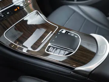 MERCEDES-BENZ GLC 300 4Matic 360  LED TOTW PANO