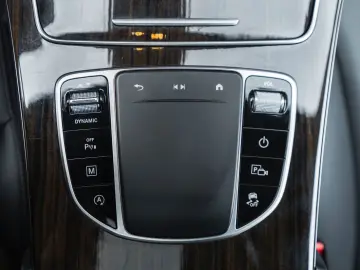 MERCEDES-BENZ GLC 300 4Matic 360  LED TOTW PANO