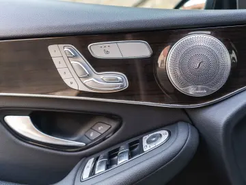 MERCEDES-BENZ GLC 300 4Matic 360  LED TOTW PANO