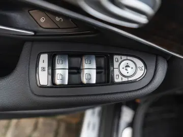 MERCEDES-BENZ GLC 300 4Matic 360  LED TOTW PANO