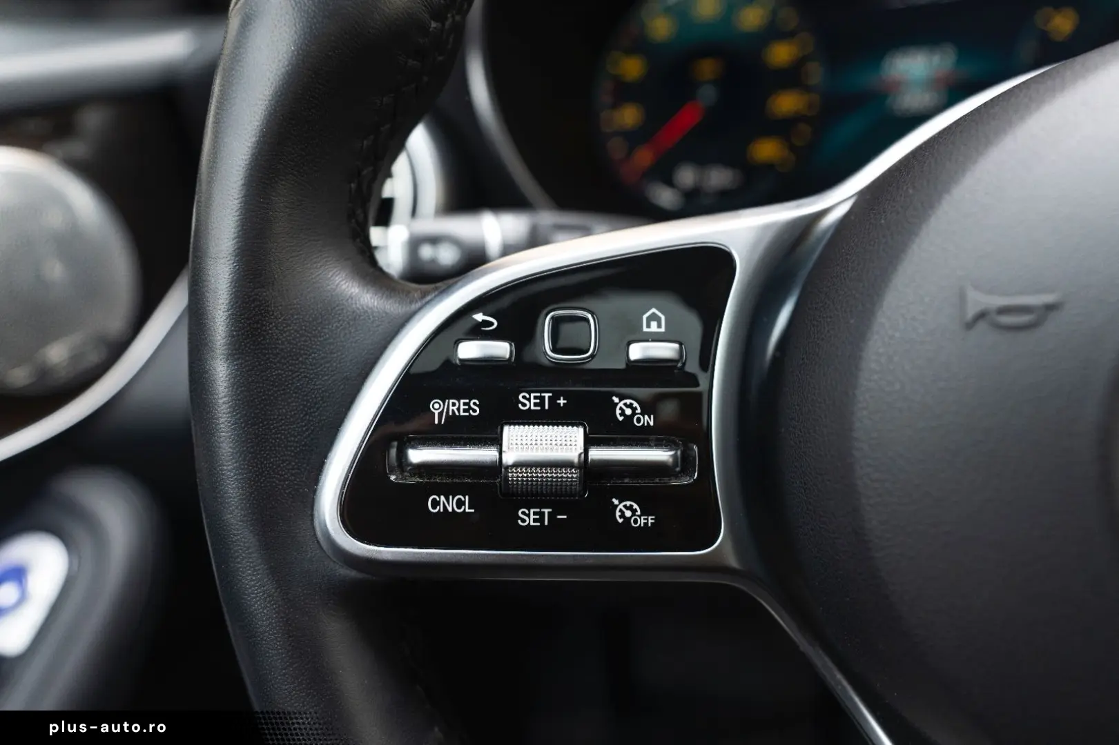 MERCEDES-BENZ GLC 300 4Matic 360  LED TOTW PANO