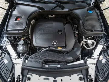 MERCEDES-BENZ GLC 300 4Matic 360  LED TOTW PANO