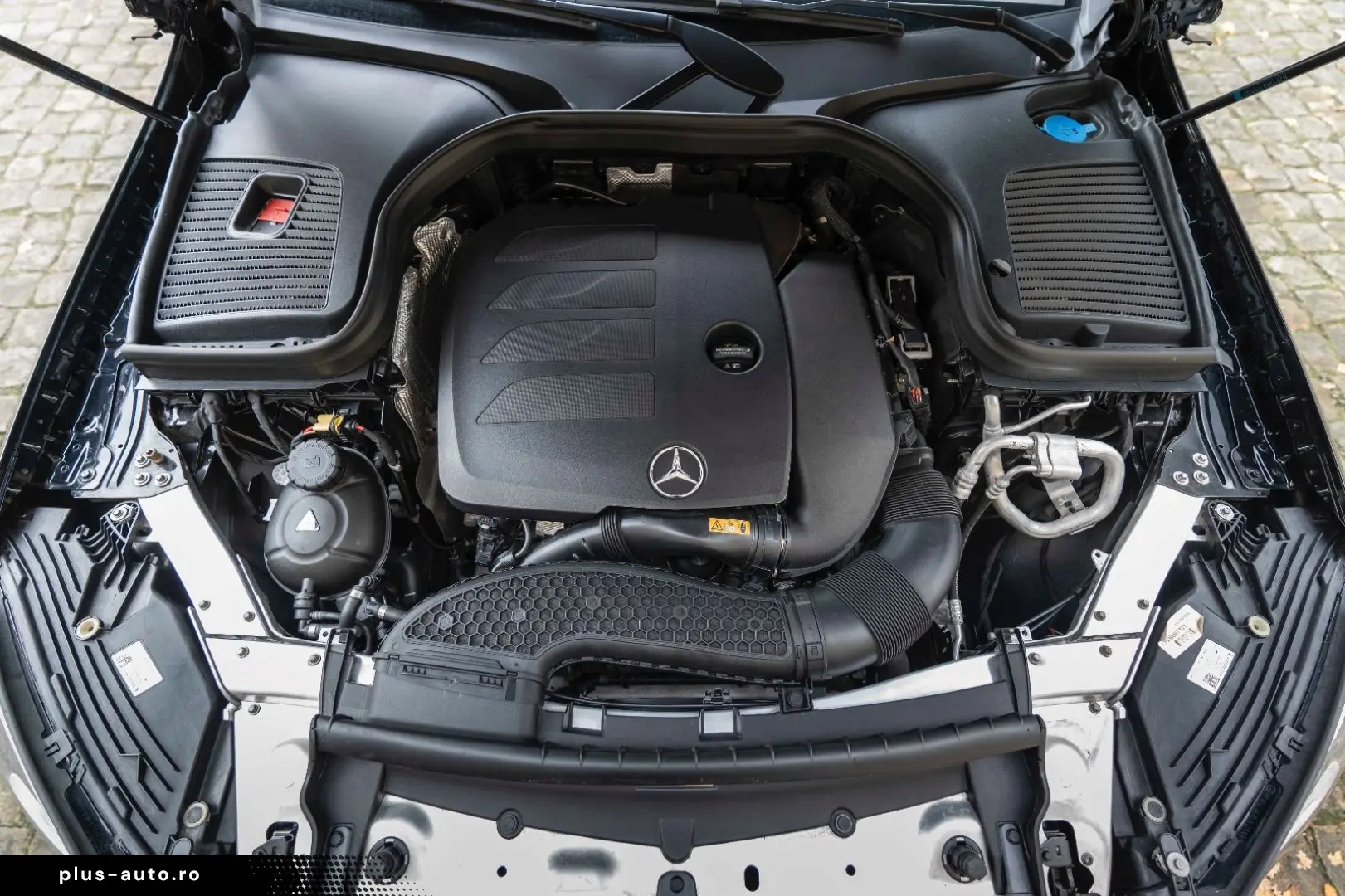 MERCEDES-BENZ GLC 300 4Matic 360  LED TOTW PANO