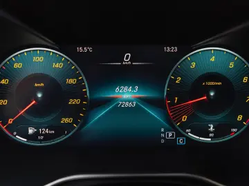 MERCEDES-BENZ GLC 300 4Matic 360  LED TOTW PANO