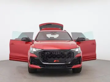 Audi RSQ8 performance