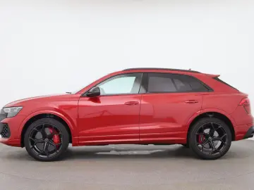 Audi RSQ8 performance