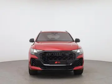 Audi RSQ8 performance