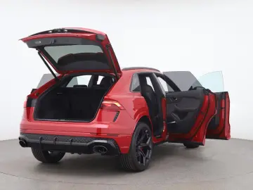 Audi RSQ8 performance
