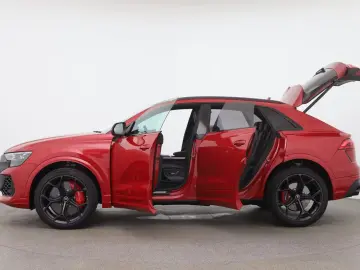 Audi RSQ8 performance
