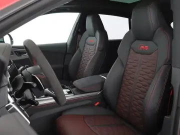 Audi RSQ8 performance