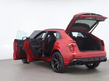 Audi RSQ8 performance