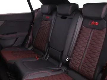 Audi RSQ8 performance