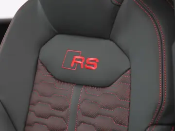 Audi RSQ8 performance