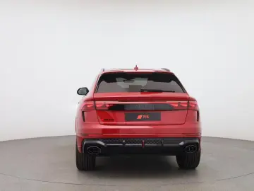 Audi RSQ8 performance