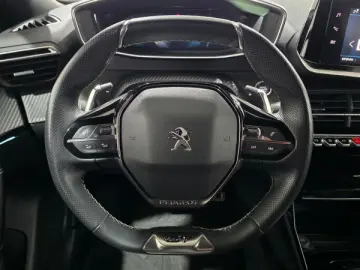 PEUGEOT 2008 PureTech 130 EAT8 Allure