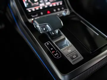 Audi RSQ8 4.0 TFSI quattro perf. KERAMIK SOND