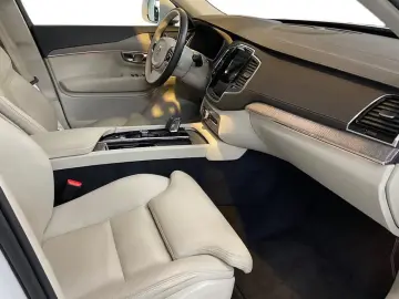 Volvo XC90 7 Seats T8 Ultimate Bright