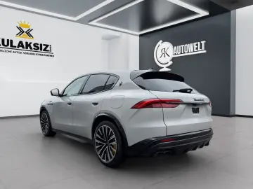 MASERATI Grecale 3.0 V6 Trofeo Auto 4WD EINZEL-STÜCK