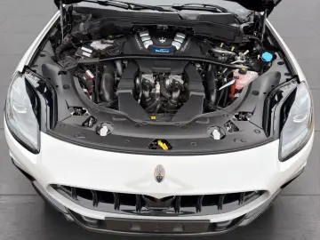 MASERATI Grecale 3.0 V6 Trofeo Auto 4WD EINZEL-STÜCK