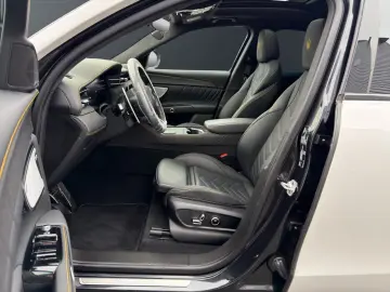 MASERATI Grecale 3.0 V6 Trofeo Auto 4WD EINZEL-STÜCK