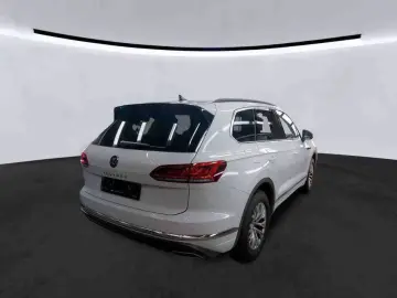 VW Touareg Elegance 3.0 TDI Leder AHK Pano LED