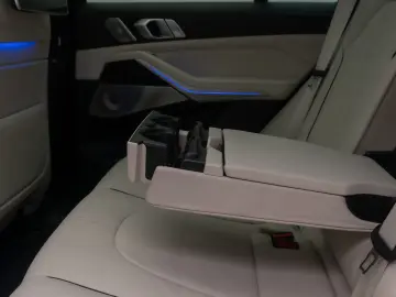 BMW X5 xD40i M Sport FondEnt Massage Individual Voll