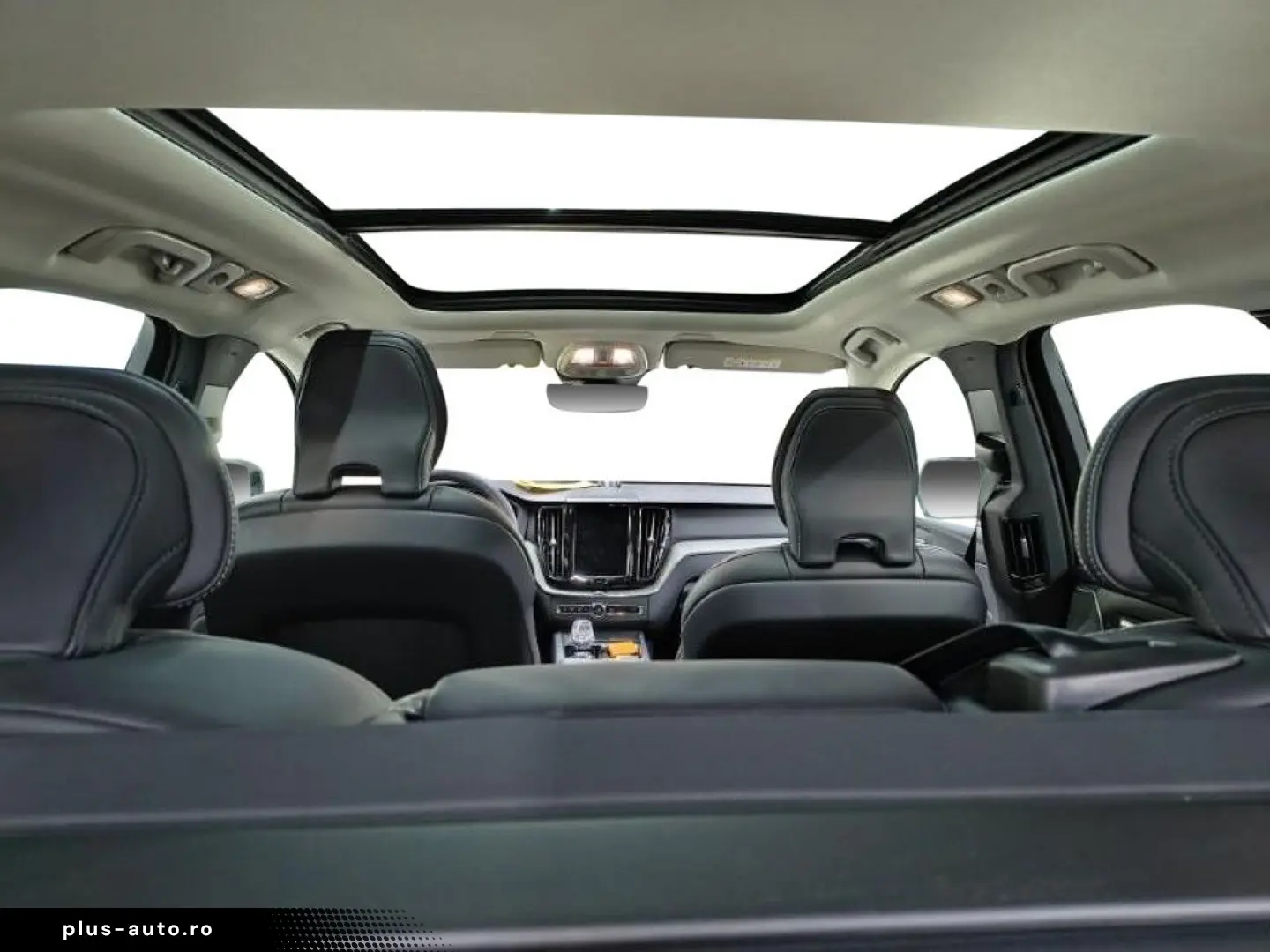 VOLVO XC60 T8 Ultra Dark Plug-In Hybrid AWD