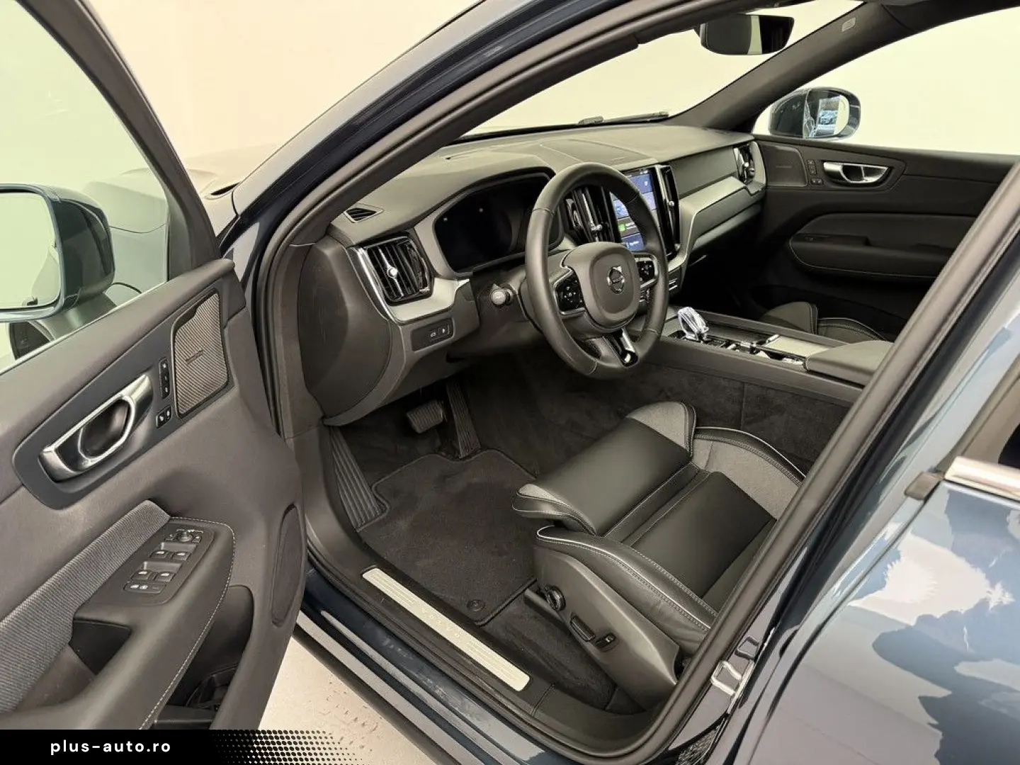 VOLVO XC60 T8 Plus Bright Plug-In Hybrid AWD