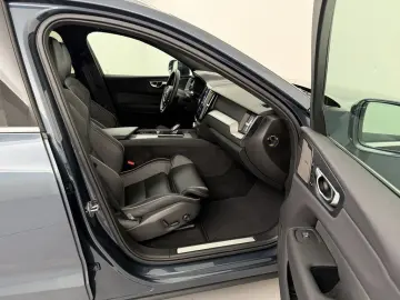 VOLVO XC60 T8 Plus Bright Plug-In Hybrid AWD