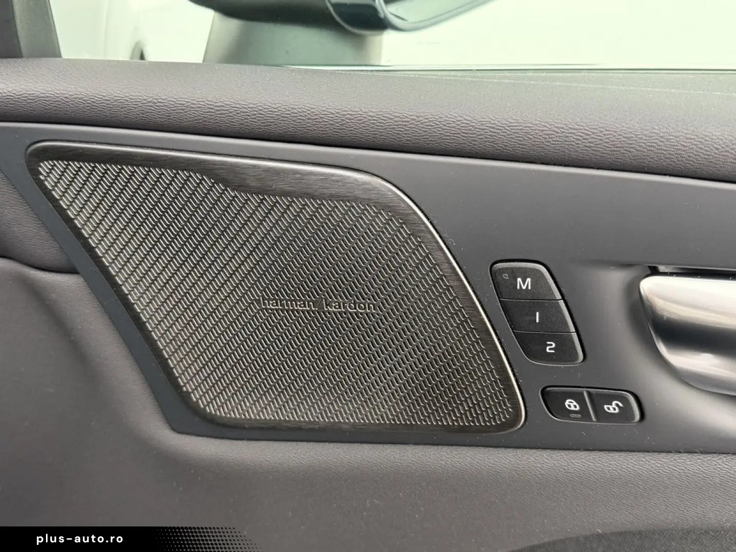 VOLVO XC60 T8 Plus Bright Plug-In Hybrid AWD