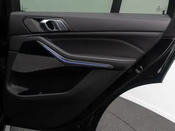 BMW X5 xD40d M Sport Panorama DAB Laser 360 HUD 21Zl