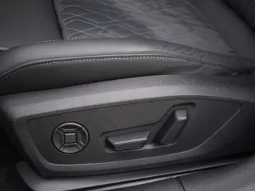 AUDI A5 Limo TFSI qu S-tr.  EditionOne Matrix 360 ACC