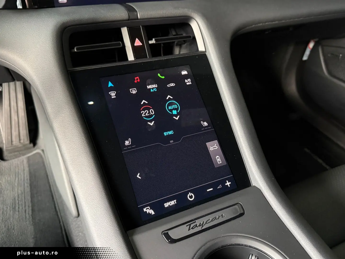 PORSCHE Taycan