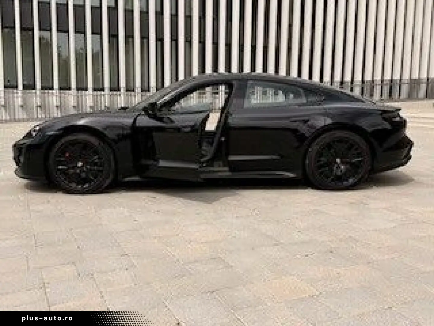 PORSCHE Taycan GTS  1. Hand   Approved bis 06 2027