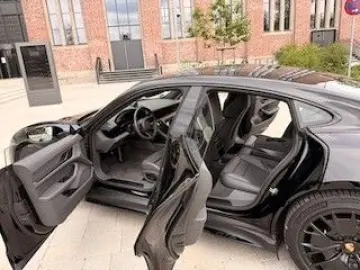 PORSCHE Taycan GTS  1. Hand   Approved bis 06 2027