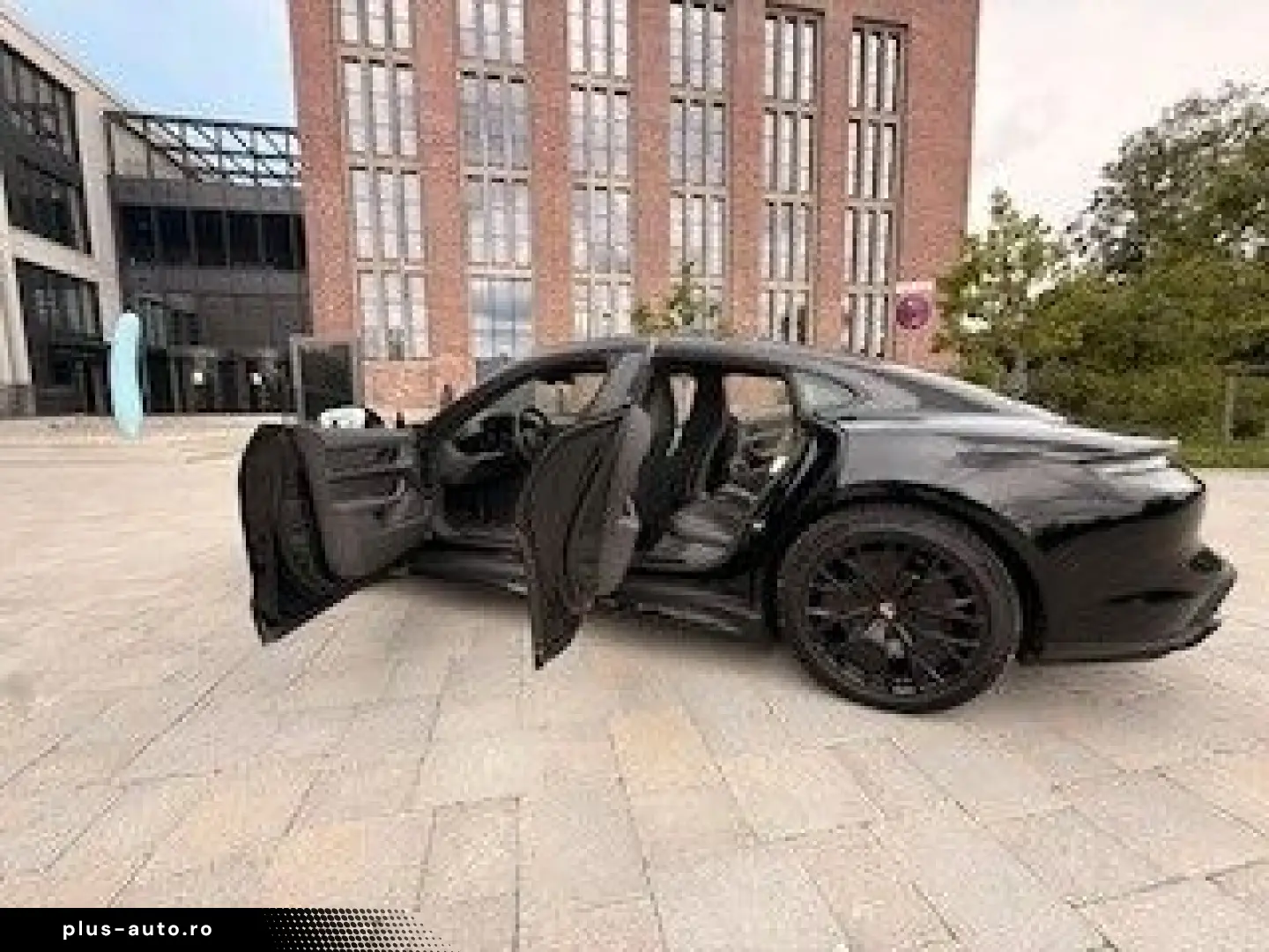 PORSCHE Taycan GTS  1. Hand   Approved bis 06 2027