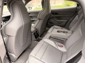 PORSCHE Taycan GTS  1. Hand   Approved bis 06 2027