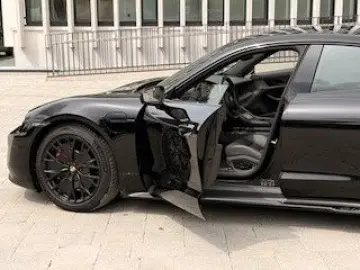 PORSCHE Taycan GTS  1. Hand   Approved bis 06 2027