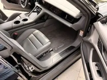 PORSCHE Taycan GTS  1. Hand   Approved bis 06 2027