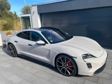 PORSCHE Taycan 4S S   Garantie   unfallfrei   111-Punkte