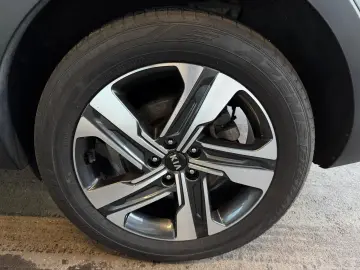 KIA SORENTO VISION 4WD PLUG-IN HYBRID NAVI LED ACC