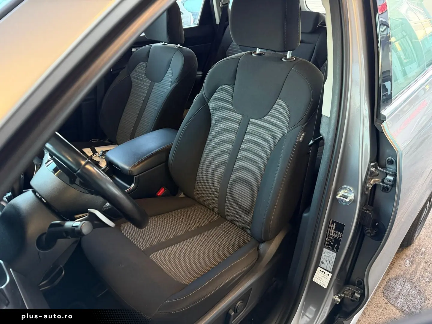 KIA SORENTO VISION 4WD PLUG-IN HYBRID NAVI LED ACC