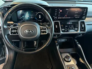 KIA SORENTO VISION 4WD PLUG-IN HYBRID NAVI LED ACC