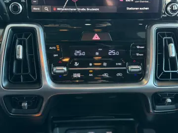 KIA SORENTO VISION 4WD PLUG-IN HYBRID NAVI LED ACC