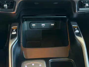 KIA SORENTO VISION 4WD PLUG-IN HYBRID NAVI LED ACC