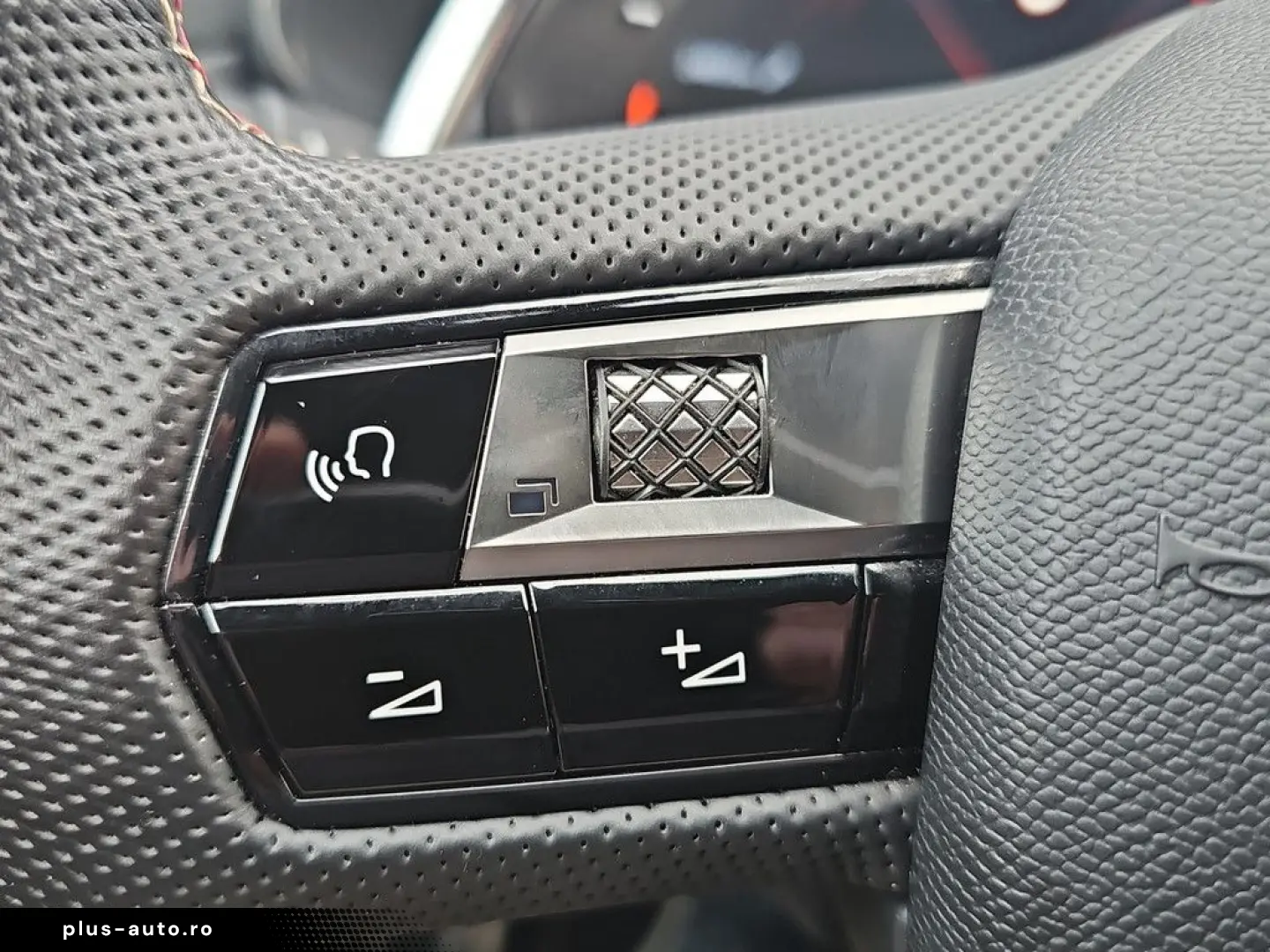 DS DS 7 CB PT 130 Performance Line Leder Navi